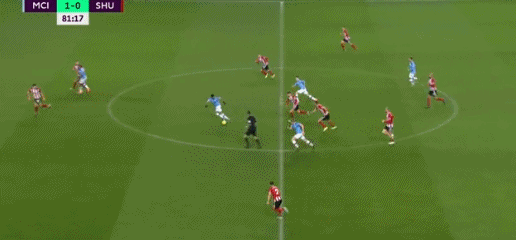 中超比赛亮点：上海海港2-1取胜山东泰山,（中超焦点战：上海海港2比1力克山东泰山）