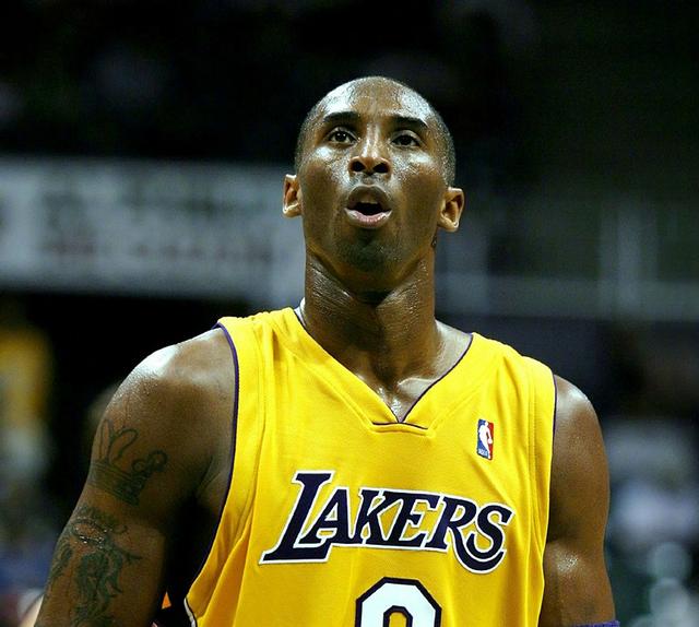 跟队记者：阿莱格里明确要求冬窗买前锋；米兰没考虑齐尔克泽（随队记者：阿莱格里明确要冬窗引进前锋，米兰暂未考虑齐尔克泽）