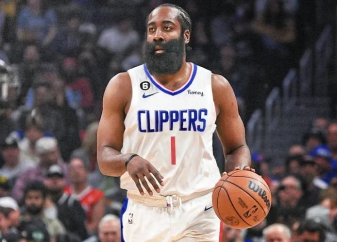 重磅！皇马遭遇重创！阿诺德伤缺两月将错过15场比赛，欧冠生死战告急（噩耗！皇马遭遇重击：阿诺德伤停两月恐缺15战，欧冠生死战告急）