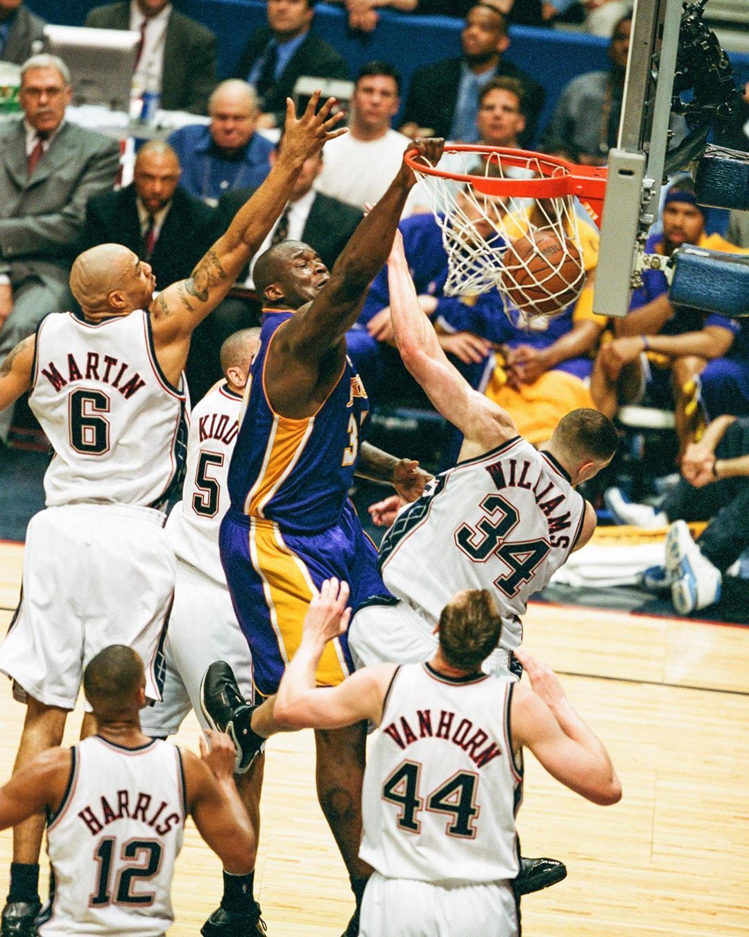 帕尔默缺席训练备战埃弗顿，复出计划稳步推进（帕尔默未参与备战埃弗顿训练，复出进程按计划推进）