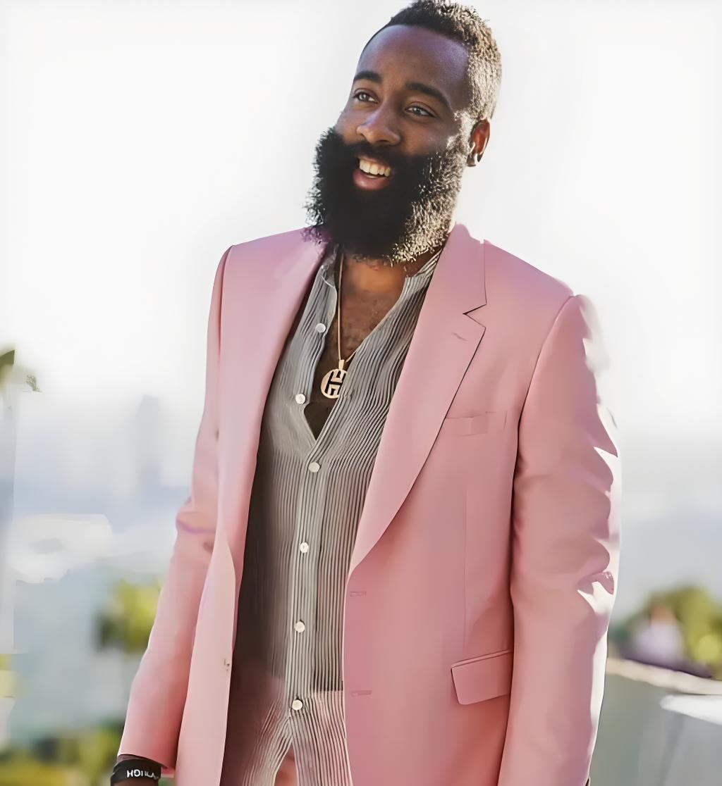 足球中超新赛季开幕在即，各队主场相继升级（中超新赛季将启幕，各队主场纷纷升级）