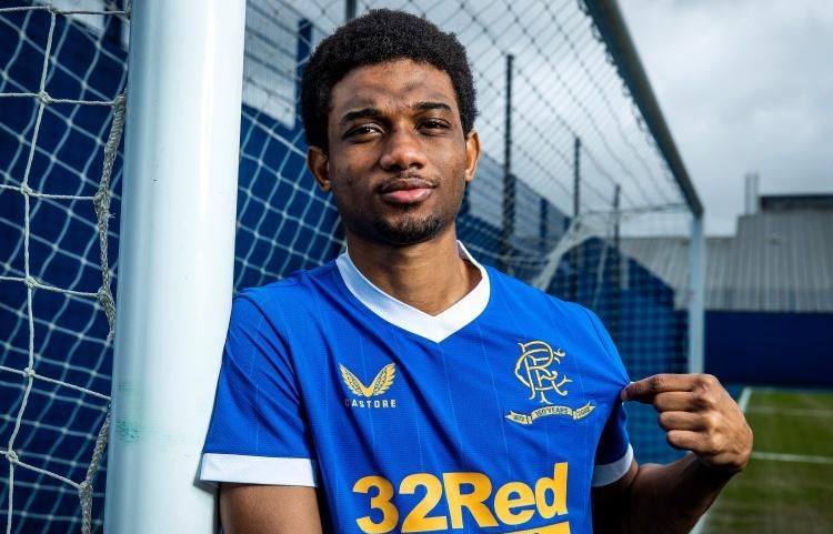 小法：不认为差距有那么大，有国米那种前锋你总会更接近胜利（小法：差距并不悬殊，若拥有国米级前锋就更接近胜利）