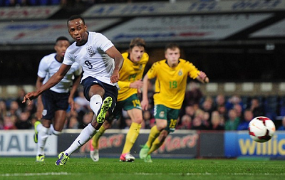 埃弗顿遭遇三连败，莫耶斯：对阵曼联我希望球员们做出回应（埃弗顿三连败，莫耶斯：战曼联必须给出回应）