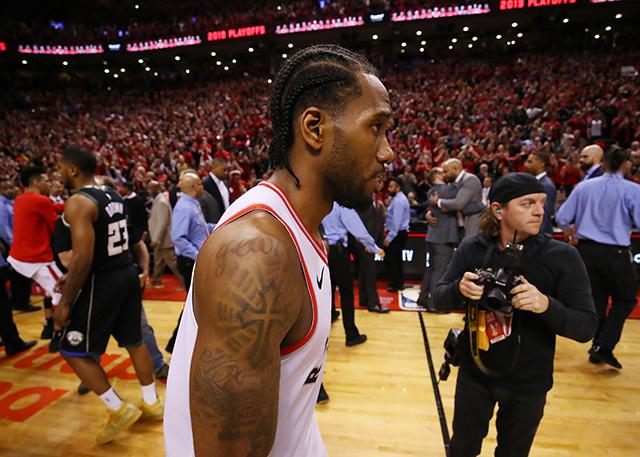 火箭需要交易补强，他们应该如何交易，让阵容更加强大？（火箭如何通过交易补强，打造更具竞争力的阵容？）